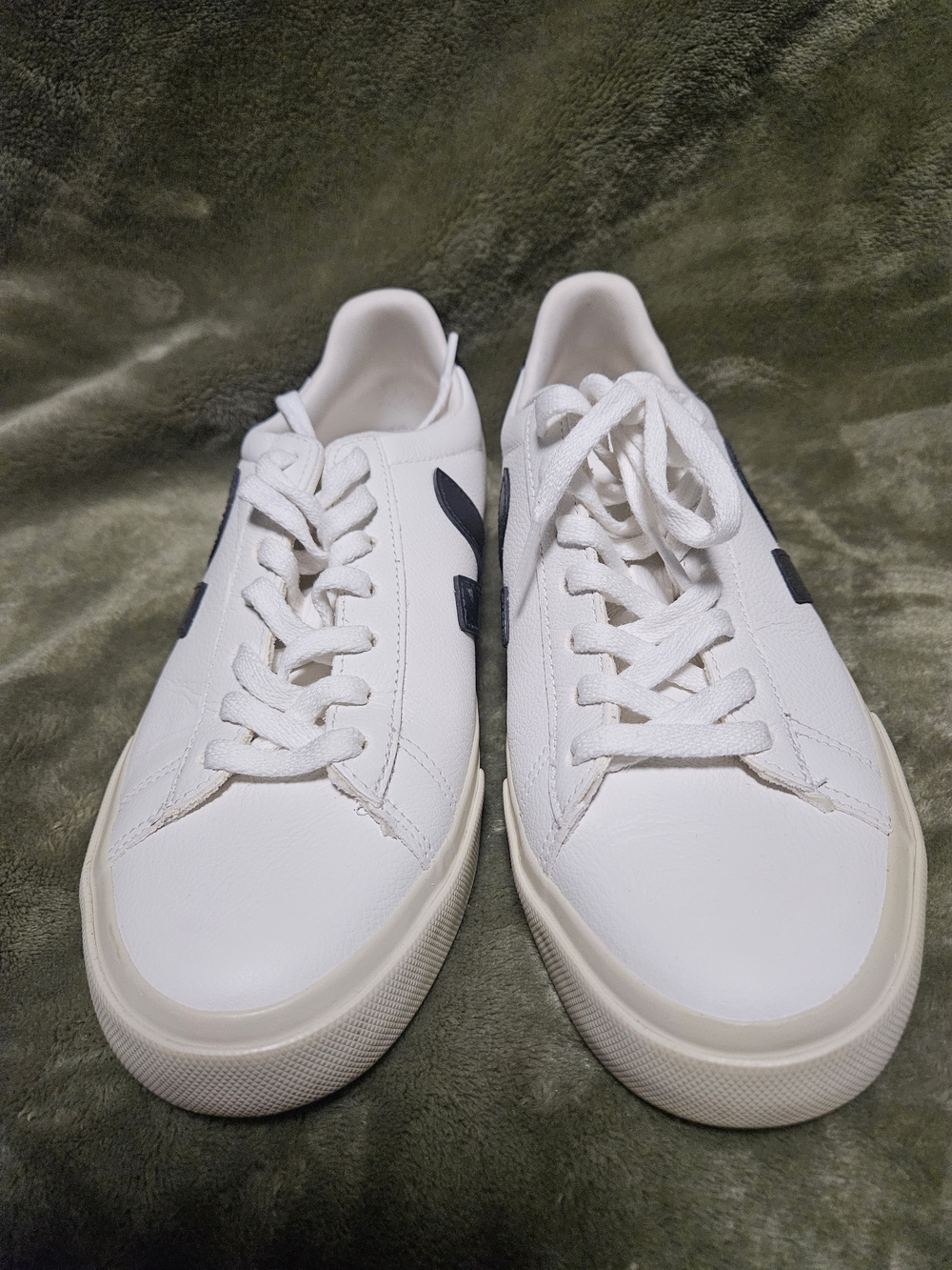 Veja Sneaks